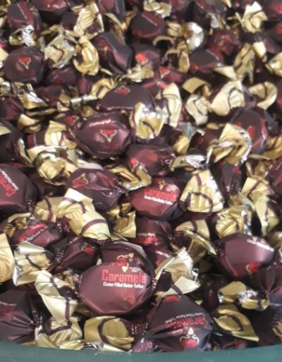 شکلات تافی کاکائو کره ای آدرین قهوه ای رنگ