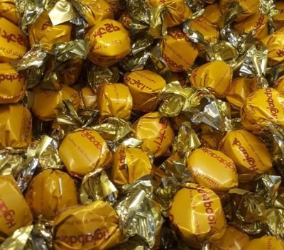 خرید آنلاین و قیمت اینترنتی شکلات پشمکی زعفرانی حاج عبدالله در فروشگاه-ابراهیم‌نژاد