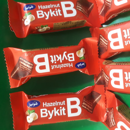 شکلات بایکیت فندقی