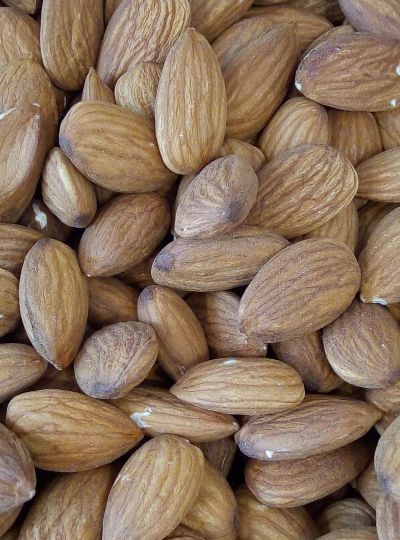 مغزبادام درختی خام